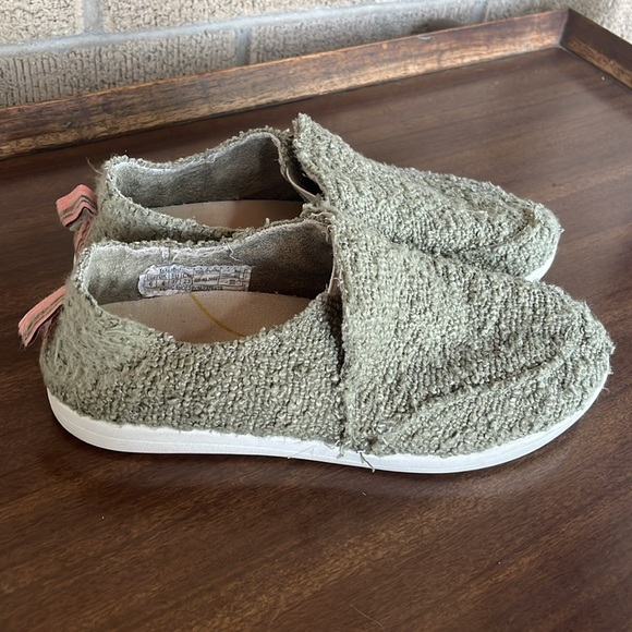 Vionic Beach Slip-On Green Shoes Size 6 - Picture 3 of 14